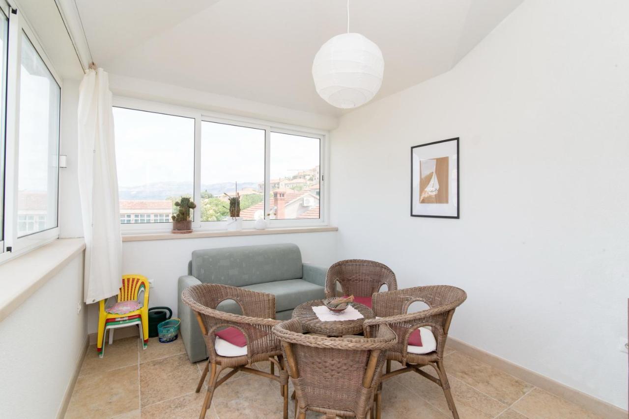 Apartments Mare Postira Ngoại thất bức ảnh