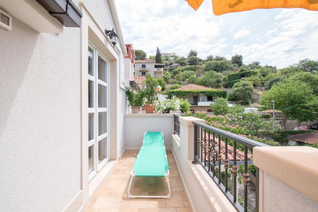 Apartments Mare Postira Ngoại thất bức ảnh