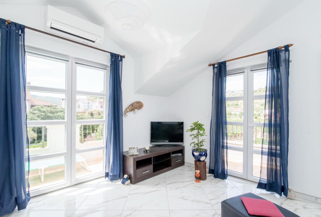 Apartments Mare Postira Ngoại thất bức ảnh