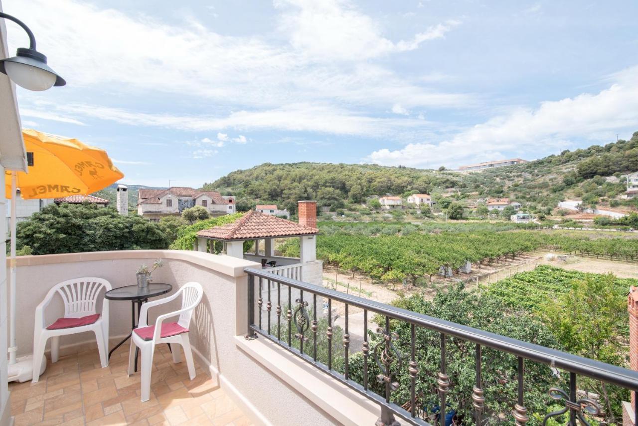 Apartments Mare Postira Ngoại thất bức ảnh