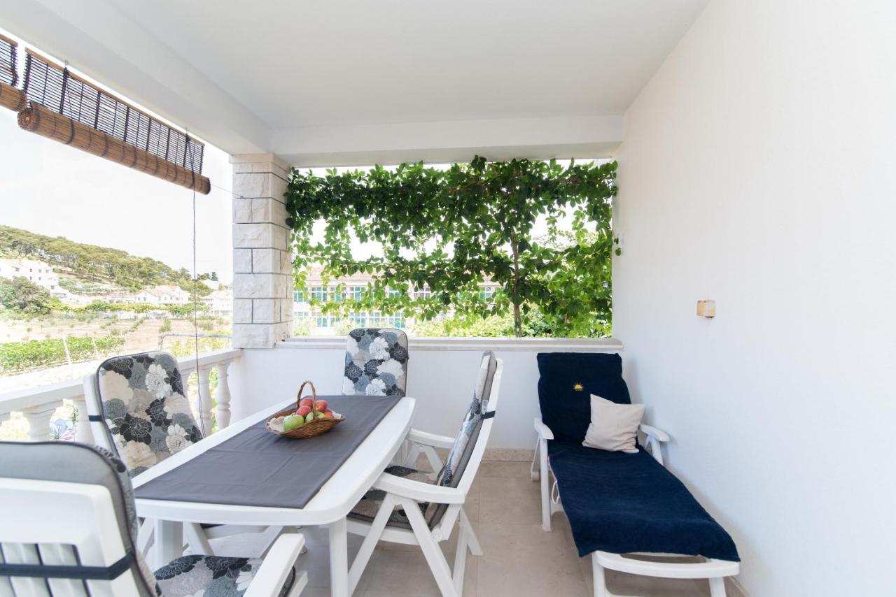 Apartments Mare Postira Ngoại thất bức ảnh